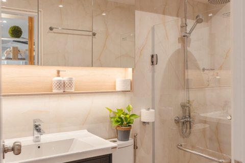 Condominio de 2 dormitorios en Bangkok, Tailandia № 157645 - foto 16