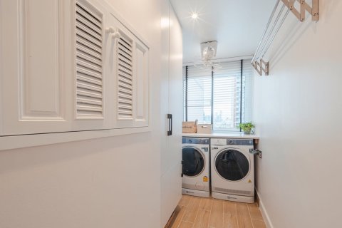 Condominio de 2 dormitorios en Bangkok, Tailandia № 157645 - foto 10