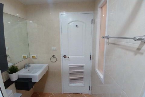 Estudio en el condominio en Bang Rak, Bangkok, Tailandia № 158333 - foto 10