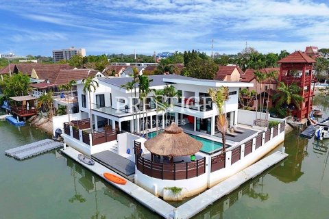 Haus in Pattaya, Thailand 8 Schlafzimmer № 197748