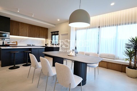 House in Pattaya, Thailand 3 bedrooms № 197746 - photo 8