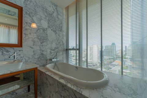 Condominio de 2 dormitorios en Bangkok, Tailandia № 181140 - foto 28