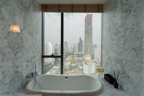 Condominio de 2 dormitorios en Bangkok, Tailandia № 181140 - foto 30
