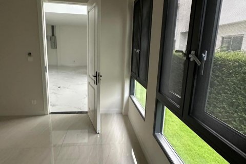 Chalet de 4 dormitorios en Bangkok, Tailandia № 133711 - foto 15
