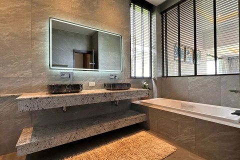 Chalet de 4 dormitorios en Phuket, Tailandia № 133713 - foto 14