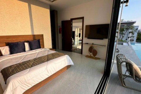 Chalet de 4 dormitorios en Phuket, Tailandia № 133713 - foto 17