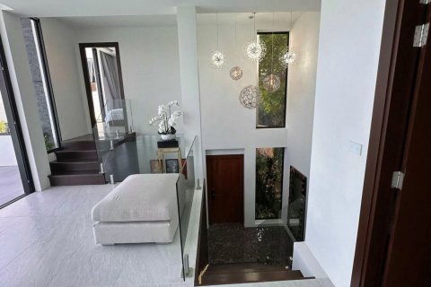 Chalet de 4 dormitorios en Phuket, Tailandia № 133713 - foto 16