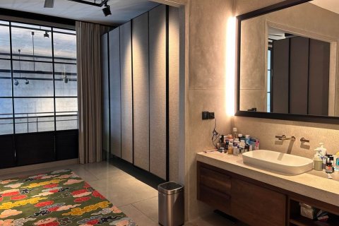 Condominio de 4 dormitorios en Sathon, Bangkok, Tailandia № 133715 - foto 18