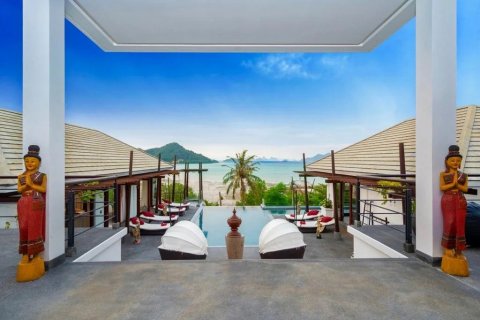 Chalet de 4 dormitorios en Phuket, Tailandia № 133714 - foto 17