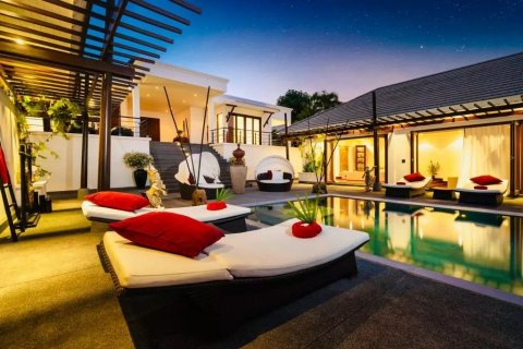 Chalet de 4 dormitorios en Phuket, Tailandia № 133714 - foto 23