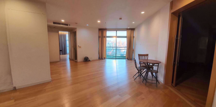Condominio de 4 dormitorios en Bang Kho Laem, Bangkok, Tailandia № 47573