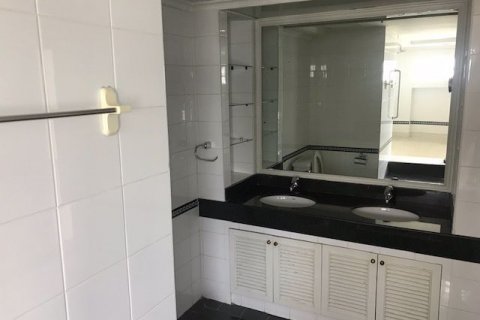 Condo à Watthana, Bangkok, Thaïlande, 3 chambres № 47576 - photo 14