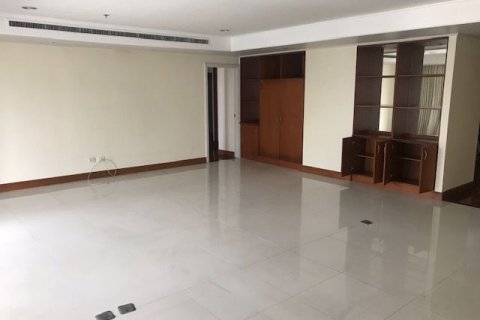 Condo à Watthana, Bangkok, Thaïlande, 3 chambres № 47576 - photo 8