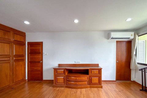 Condominio de 2 dormitorios en Bangkok, Tailandia № 160978 - foto 9