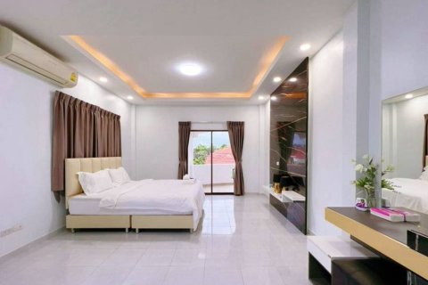 Casa de 4 dormitorios en Pattaya, Tailandia № 160980 - foto 6