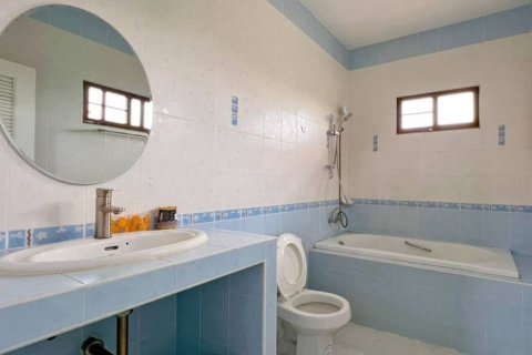 Casa de 4 dormitorios en Pattaya, Tailandia № 160980 - foto 10