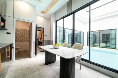 Chalet de 3 dormitorios en Pattaya, Tailandia № 160976 - foto 6