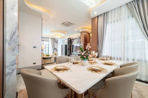Chalet de 3 dormitorios en Pattaya, Tailandia № 160976 - foto 4