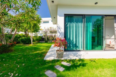 Chalet de 4 dormitorios en Hua Hin, Tailandia № 157435 - foto 7