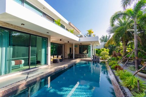 Chalet de 4 dormitorios en Hua Hin, Tailandia № 157435 - foto 8