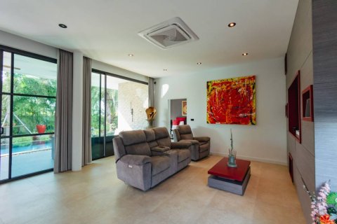 Chalet de 4 dormitorios en Hua Hin, Tailandia № 157435 - foto 10