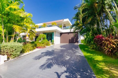 Chalet de 4 dormitorios en Hua Hin, Tailandia № 157435 - foto 4