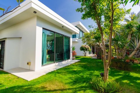 Chalet de 4 dormitorios en Hua Hin, Tailandia № 157435 - foto 6
