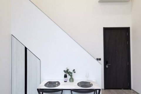 Dúplex de 1 dormitorio en Bangkok, Tailandia № 134645 - foto 4