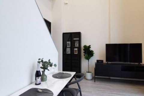 Dúplex de 1 dormitorio en Bangkok, Tailandia № 134645 - foto 7