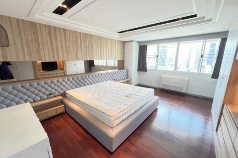 Condominio de 3 dormitorios en Bangkok, Tailandia № 134644 - foto 8