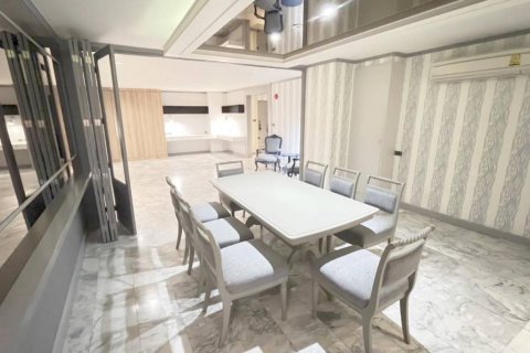 Condominio de 3 dormitorios en Bangkok, Tailandia № 134644 - foto 2