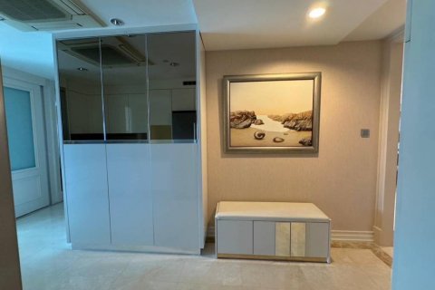 Ático de 4 dormitorios en Bangkok, Tailandia № 134646 - foto 5
