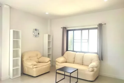 Casa de 3 dormitorios en San Kamphaeng, Tailandia № 158434 - foto 3
