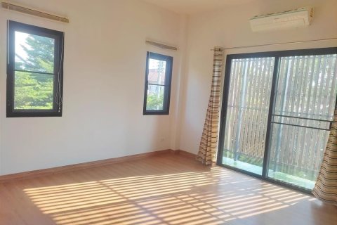 Casa de 3 dormitorios en San Kamphaeng, Tailandia № 158434 - foto 12