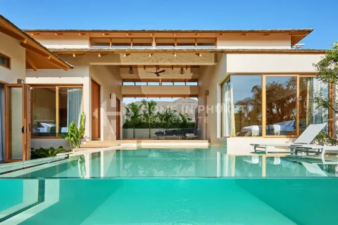 Casa de 4 dormitorios en Phuket, Tailandia № 135378