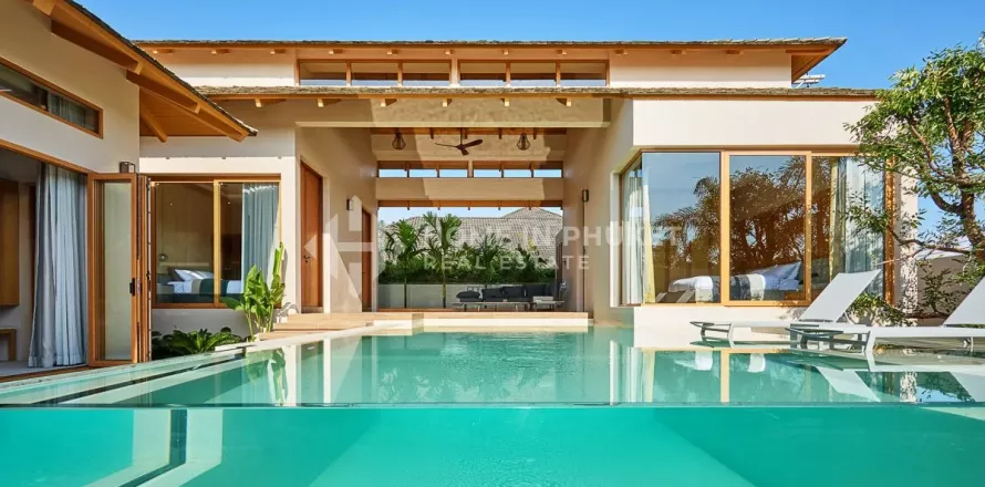 House in Phuket, Thailand 4 bedrooms № 135378