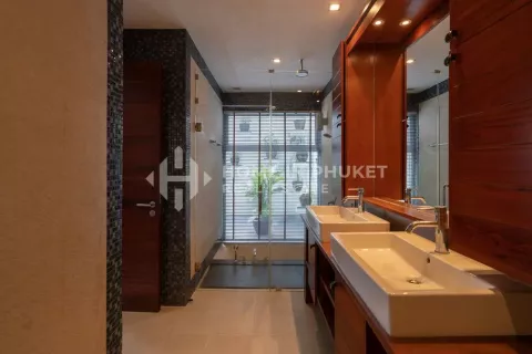 House in Phuket, Thailand 5 bedrooms № 135376 - photo 13