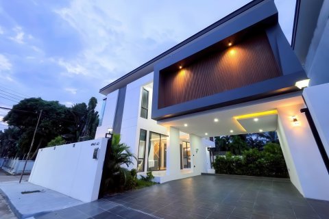 Haus in Pattaya, Thailand 3 Schlafzimmer № 194531 - Foto 5