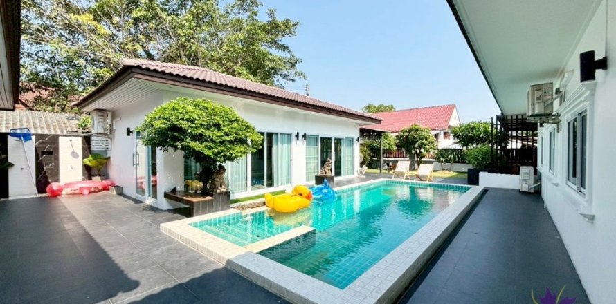 Villa à Chiang Mai, Thaïlande 6 chambres № 162657