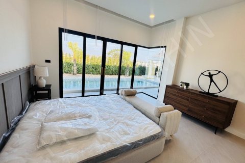 Chalet de 3 dormitorios en Hua Hin, Tailandia № 194783 - foto 4