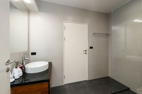 Apartamento de 3 dormitorios en Ko Samui, Tailandia № 164112 - foto 19