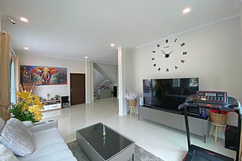 Chalet de 4 dormitorios en Hua Hin, Tailandia № 168507 - foto 8
