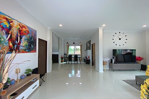 Chalet de 4 dormitorios en Hua Hin, Tailandia № 168507 - foto 5