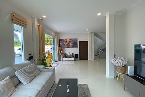 Chalet de 4 dormitorios en Hua Hin, Tailandia № 168507 - foto 9