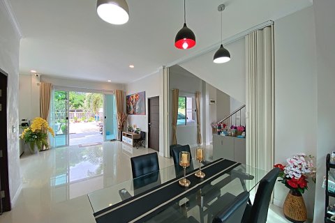 Chalet de 4 dormitorios en Hua Hin, Tailandia № 168507 - foto 11