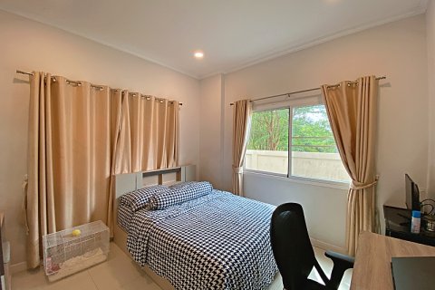 Chalet de 4 dormitorios en Hua Hin, Tailandia № 168507 - foto 17