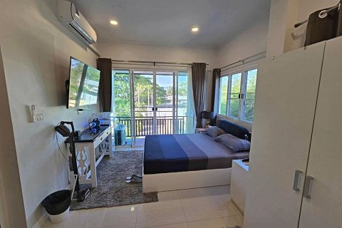 Chalet de 4 dormitorios en Hua Hin, Tailandia № 168507 - foto 21
