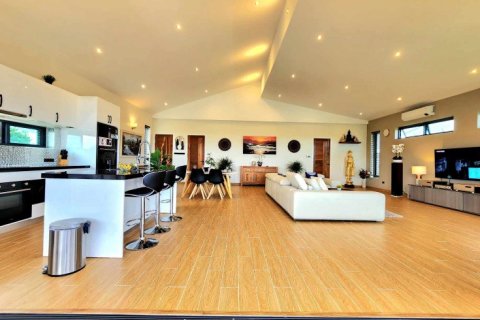 Casa de 4 dormitorios en Hua Hin, Tailandia № 168099 - foto 11