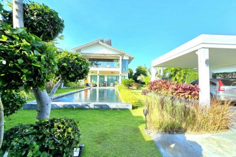 Haus in Hua Hin, Thailand 4 Schlafzimmer № 168099