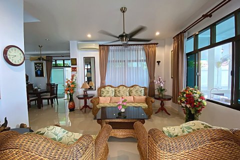 Casa de 3 dormitorios en Hua Hin, Tailandia № 168104 - foto 10